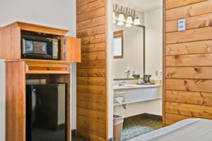 Guest room bathroom, minifridge and microwave